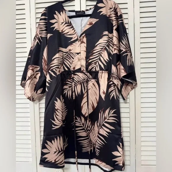 Dress - Picture 1 of 7